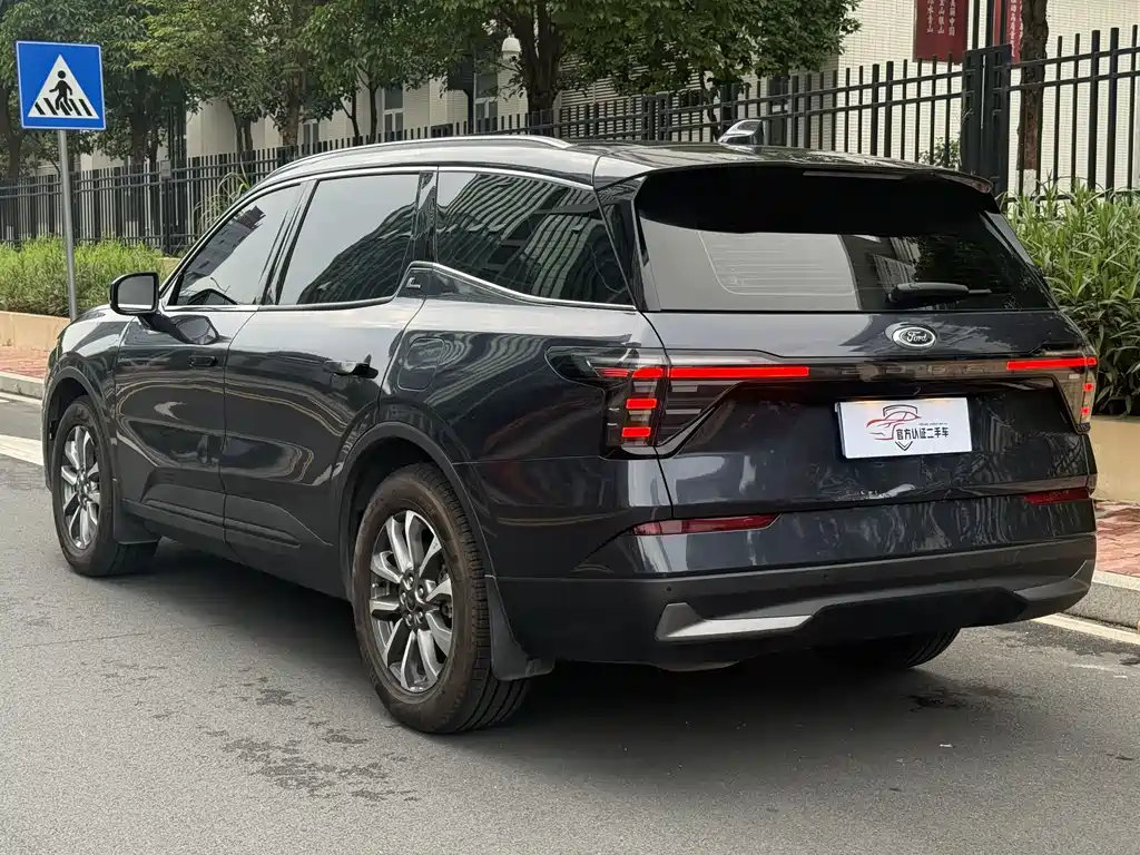 Ford Ford Edge L 2023 2.0T EcoBoost HEV FWD 7-Seater Luxury Edition 2024 - thumbnail 4