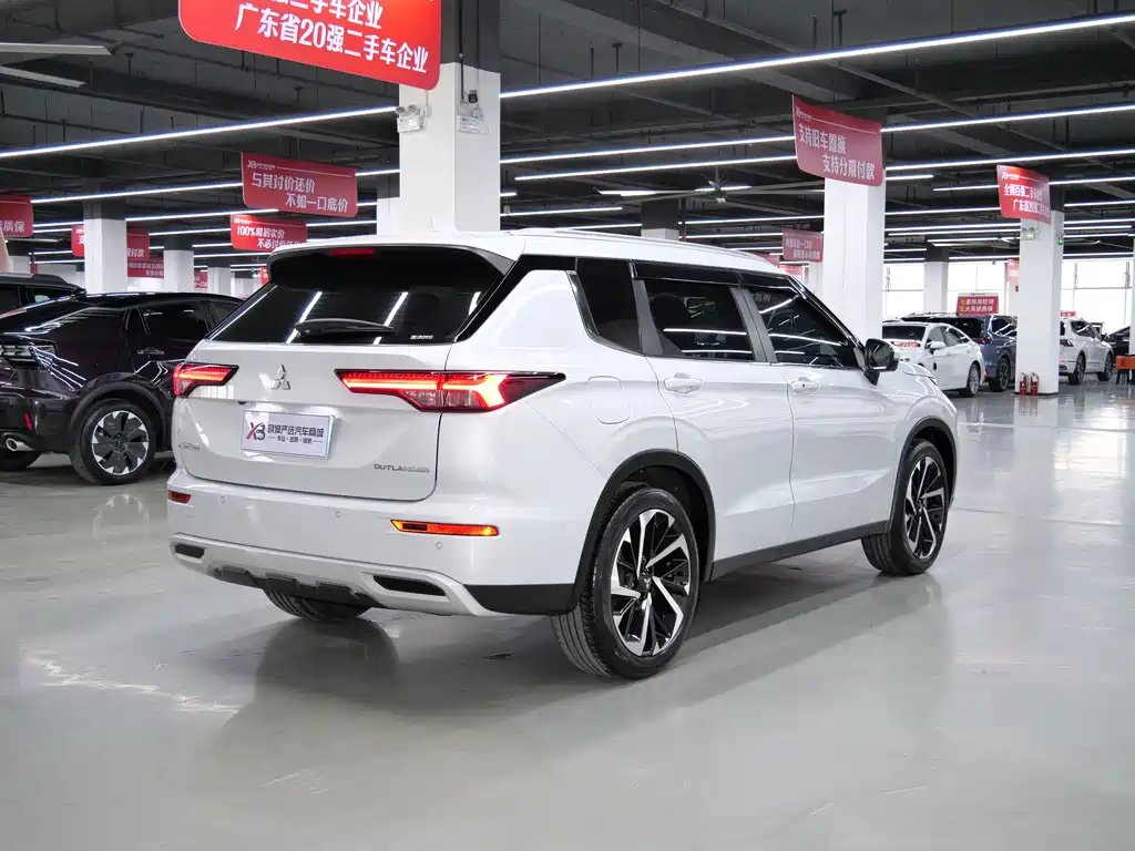 Mitsubishi Mitsubishi Outlander 2023 1.5T CVT AWD Zunya Edition 7-seat 2023 - thumbnail 5