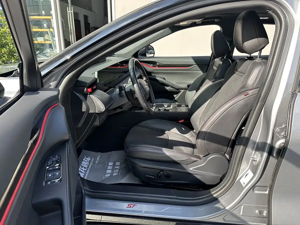 Ford EVOS EcoBoost 245 ST-Line 2022 - thumbnail 6