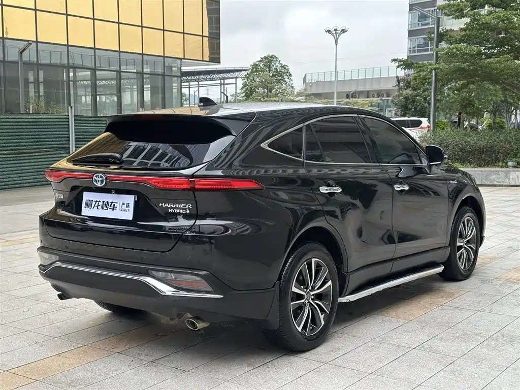 Toyota Toyota Harrier 2022 Hybrid 2.5L CVT FWD Luxury Edition 2023 - thumbnail 4