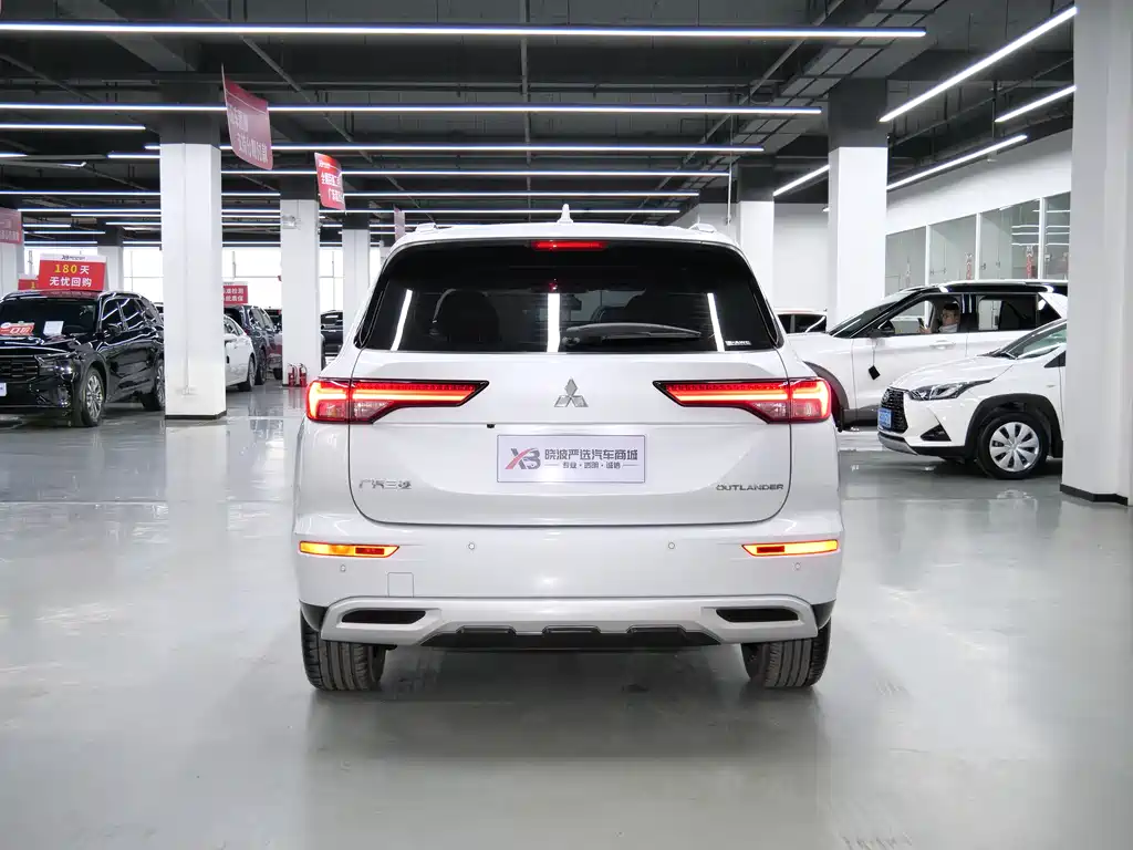 Mitsubishi Mitsubishi Outlander 2023 1.5T CVT AWD Zunya Edition 7-seat 2023 - thumbnail 6
