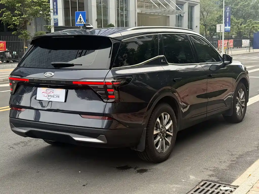 Ford Ford Edge L 2023 2.0T EcoBoost HEV FWD 7-Seater Luxury Edition 2024 - thumbnail 6