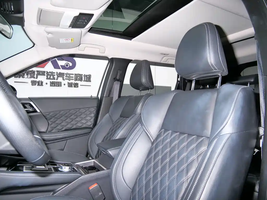 Mitsubishi Mitsubishi Outlander 2023 1.5T CVT AWD Zunya Edition 7-seat 2023 - thumbnail 9