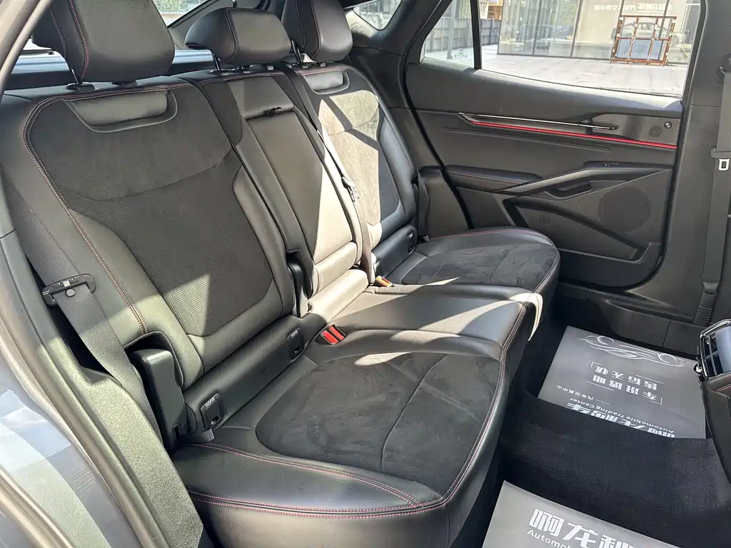 Ford EVOS EcoBoost 245 ST-Line 2022 - thumbnail 10