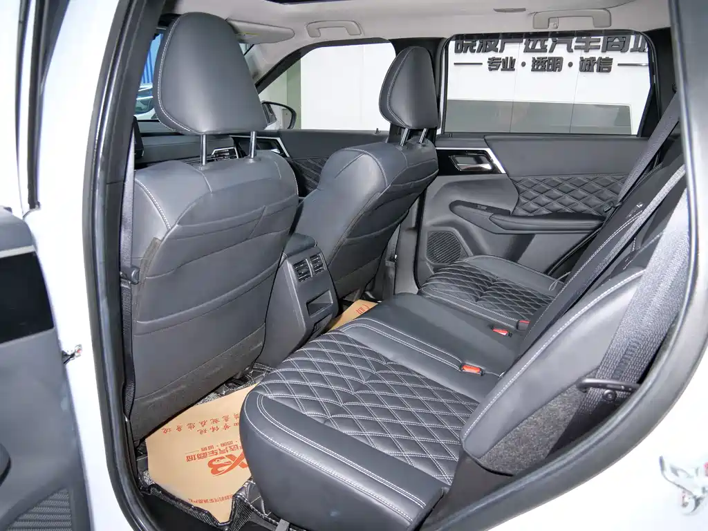 Mitsubishi Mitsubishi Outlander 2023 1.5T CVT AWD Zunya Edition 7-seat 2023 - thumbnail 15