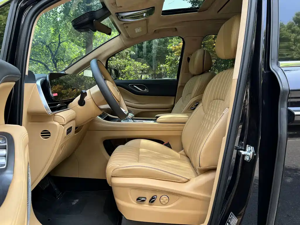 Voyah Voyah Dreamer 2024 PHEV Ultra Long Range Flagship Edition 2024 - thumbnail 5