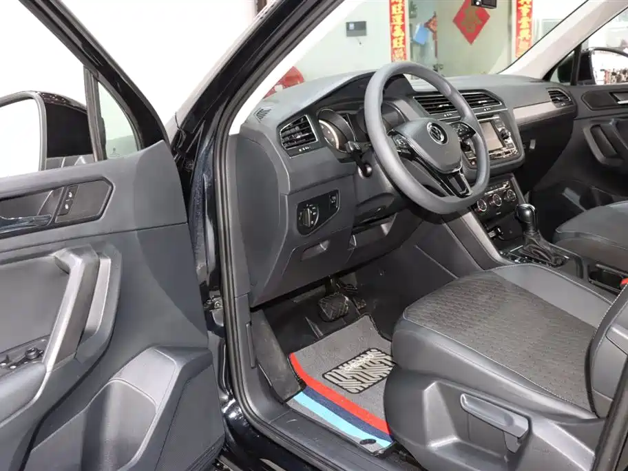Volkswagen Tiguan L 2021 330TSI Automatic FWD Comfort Edition 2021 - thumbnail 9