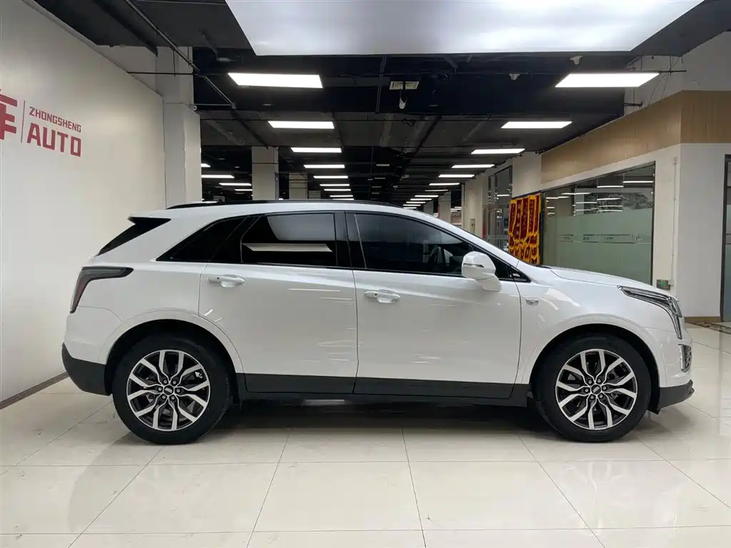Cadillac Cadillac XT5 2021 28T AWD Leading Sport Trim 2021 - thumbnail 3