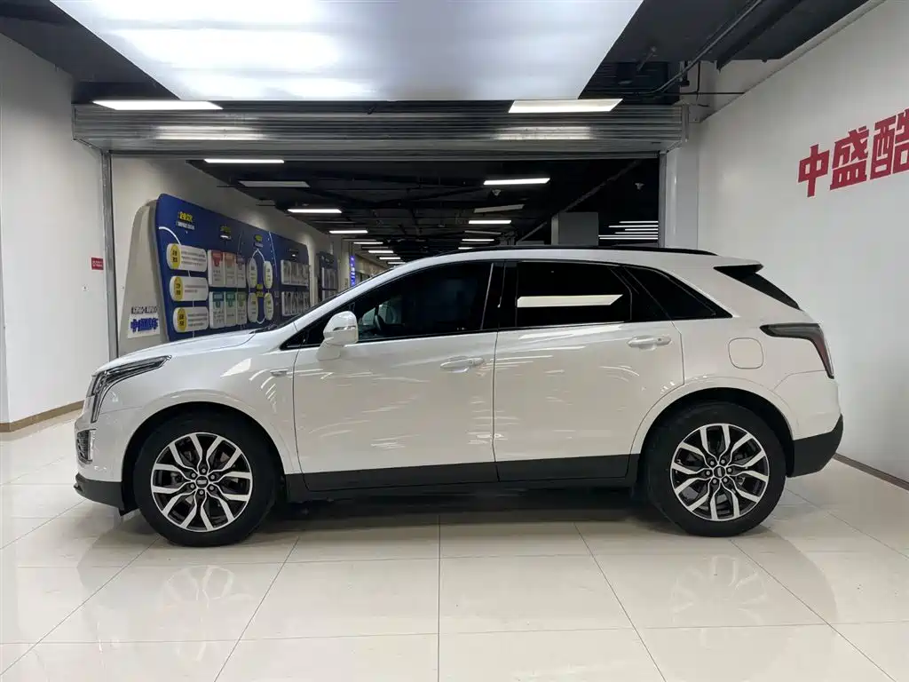 Cadillac Cadillac XT5 2021 28T AWD Leading Sport Trim 2021 - thumbnail 4