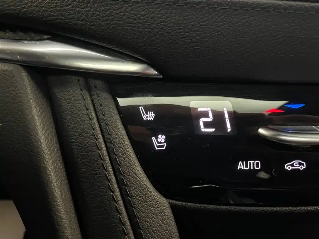 Cadillac Cadillac XT5 2021 28T AWD Leading Sport Trim 2021 - thumbnail 22