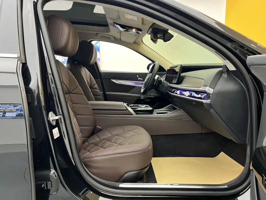 BMW BMW 7 Series 2023 735Li M Sport Package 2025 - thumbnail 29