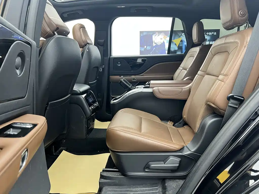 Lincoln Lincoln Aviator 2021 3.0T V6 AWD Reserve Edition 2022 - thumbnail 9