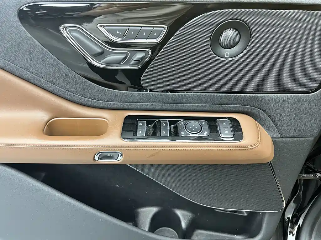 Lincoln Lincoln Aviator 2021 3.0T V6 AWD Reserve Edition 2022 - thumbnail 11