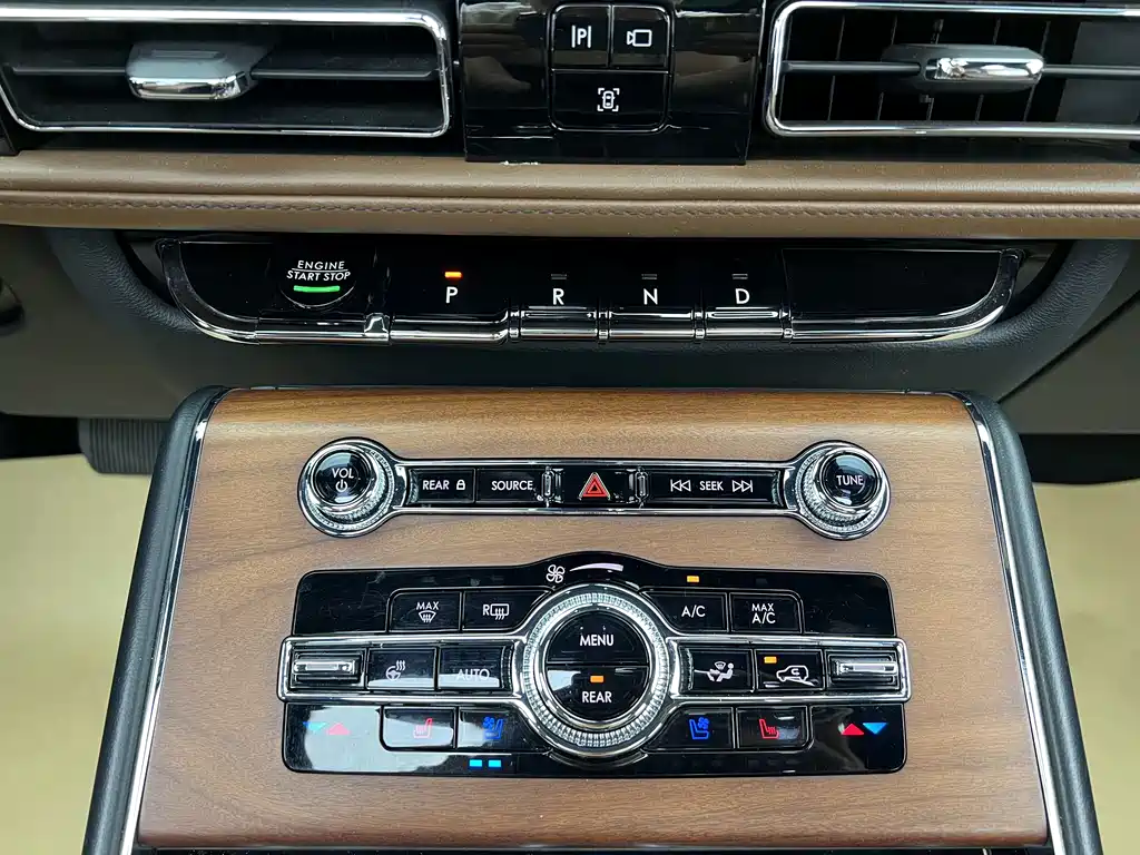 Lincoln Lincoln Aviator 2021 3.0T V6 AWD Reserve Edition 2022 - thumbnail 27