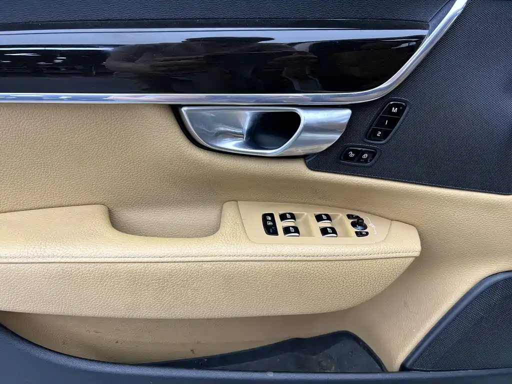 Volvo Volvo S90 2018 T4 Zhiyuan Edition 2018 - thumbnail 3