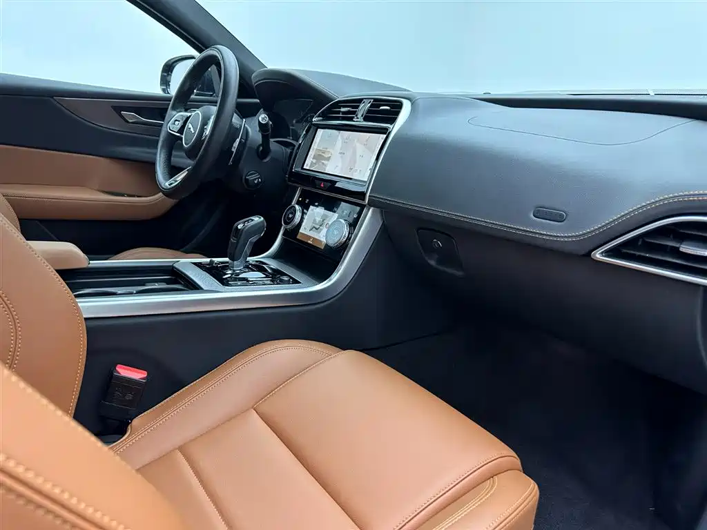 Jaguar Jaguar XEL 2024 2.0T 250PS R-DYNAMIC S 2024 - thumbnail 16