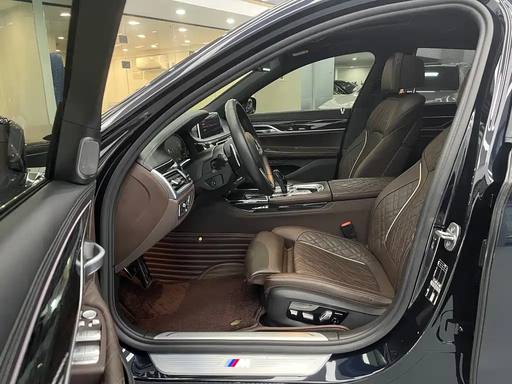 BMW BMW 7 Series 2021 740Li Leading Model M Sport Package 2022 - thumbnail 8