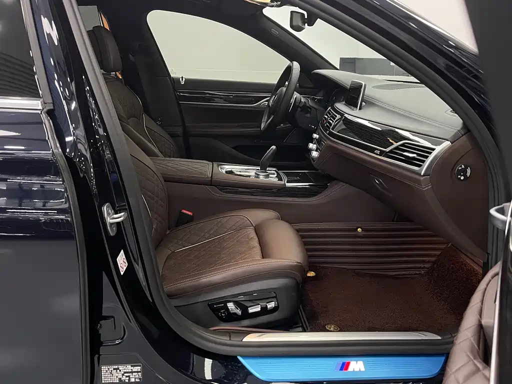 BMW BMW 7 Series 2021 740Li Leading Model M Sport Package 2022 - thumbnail 23