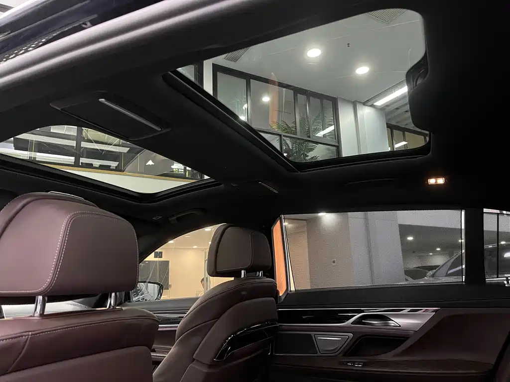BMW BMW 7 Series 2021 740Li Leading Model M Sport Package 2022 - thumbnail 25