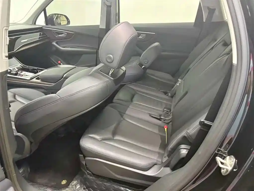 Audi Audi Q7 2023 45 TFSI quattro S line Sport 2023 - thumbnail 2
