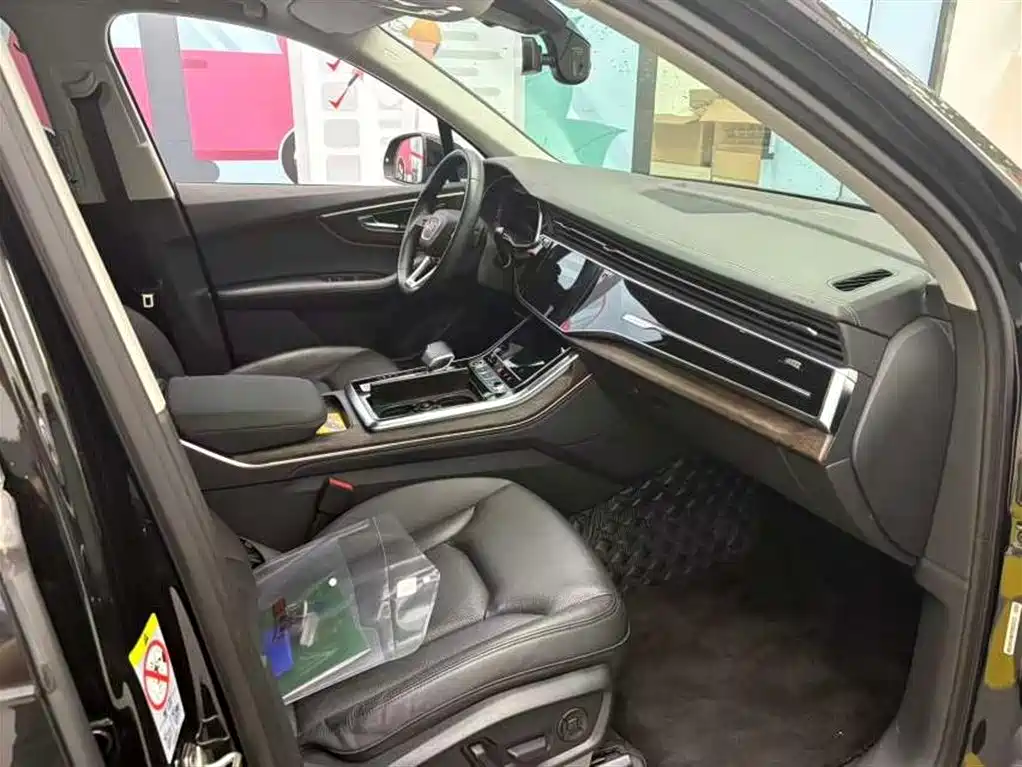 Audi Audi Q7 2023 45 TFSI quattro S line Sport 2023 - thumbnail 3