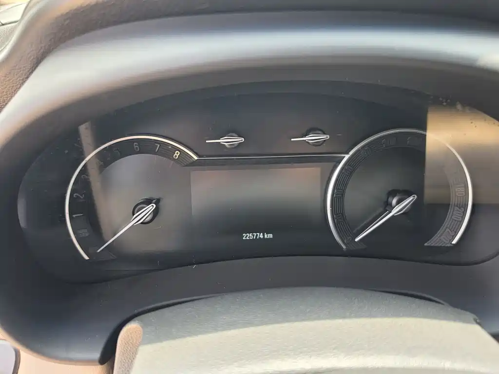 Buick Buick GL8 2017 ES 28T Luxury Model 2017 - thumbnail 3