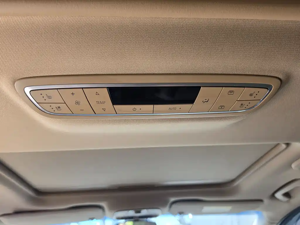 Buick Buick GL8 2017 ES 28T Luxury Model 2017 - thumbnail 9