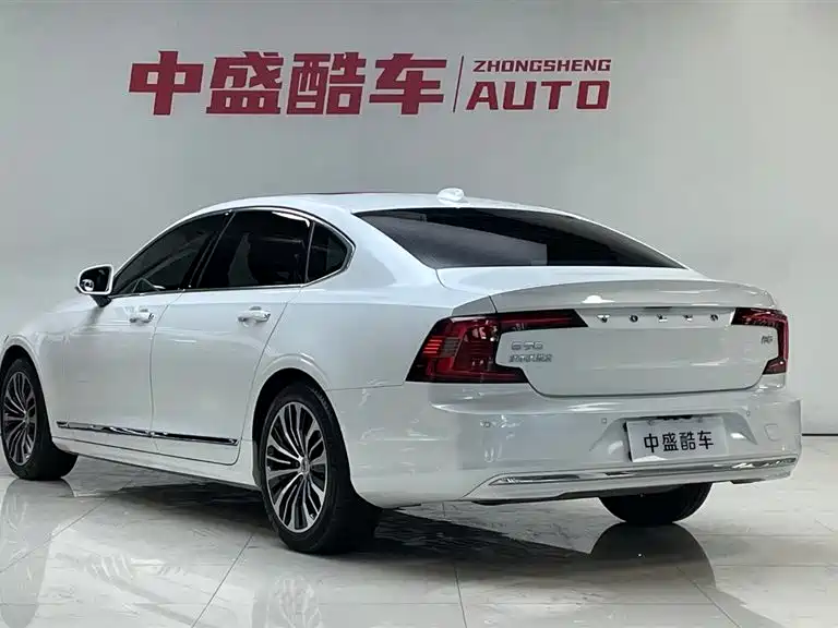 Volvo Volvo S90 2023 B5 Momentum Luxury Edition 2023 - thumbnail 5