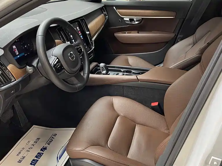 Volvo Volvo S90 2023 B5 Momentum Luxury Edition 2023 - thumbnail 12