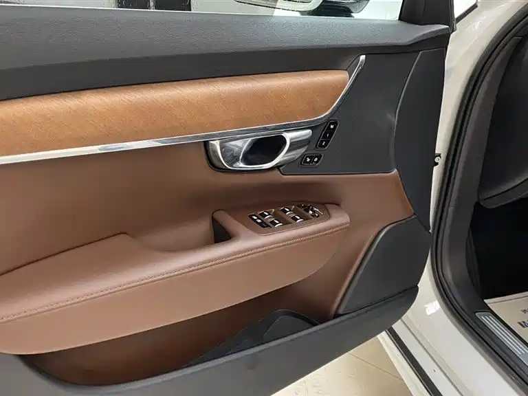 Volvo Volvo S90 2023 B5 Momentum Luxury Edition 2023 - thumbnail 13