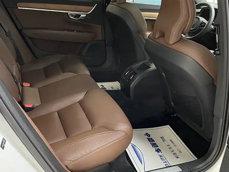 Volvo Volvo S90 2023 B5 Momentum Luxury Edition 2023 - thumbnail 17