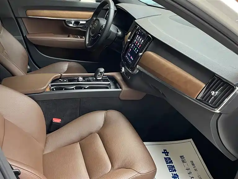 Volvo Volvo S90 2023 B5 Momentum Luxury Edition 2023 - thumbnail 19