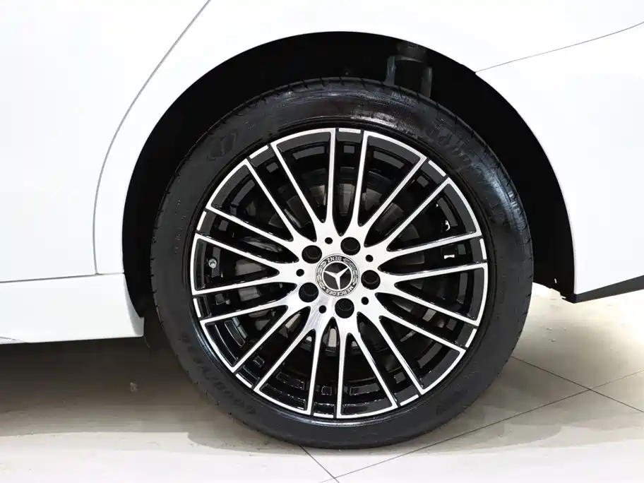 Mercedes-Benz Mercedes-Benz C-Class 2024 Facelift C 260 L Sport Edition 2024 - thumbnail 15