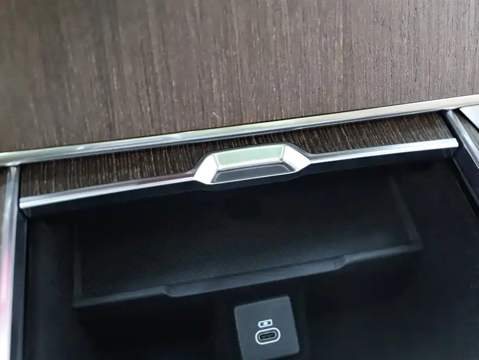Land Rover Range Rover 2025 3.0 L6 400PS Autobiography LWB 2025 - thumbnail 26