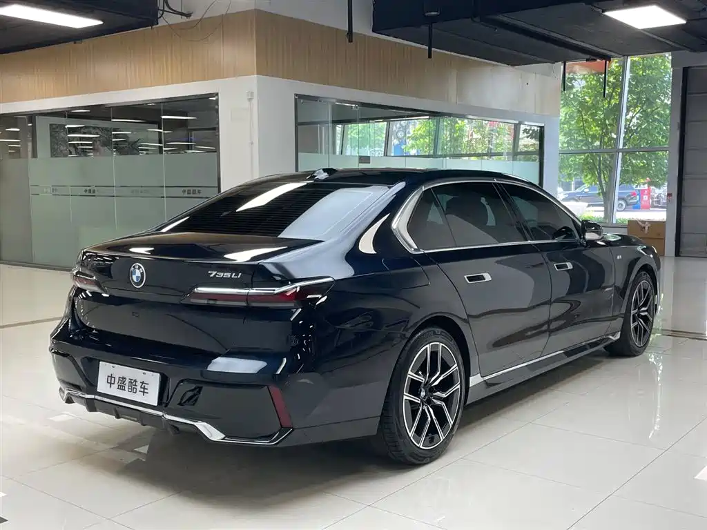 BMW BMW 7 Series 2023 735Li M Sport Package 2024 - thumbnail 7