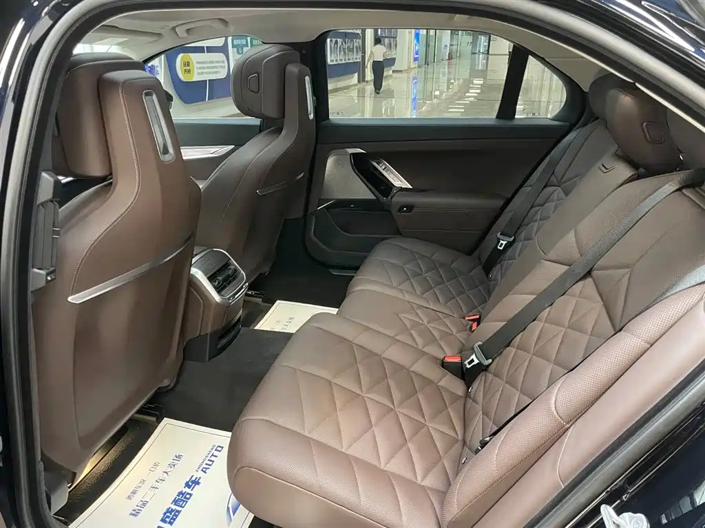 BMW BMW 7 Series 2023 735Li M Sport Package 2024 - thumbnail 13