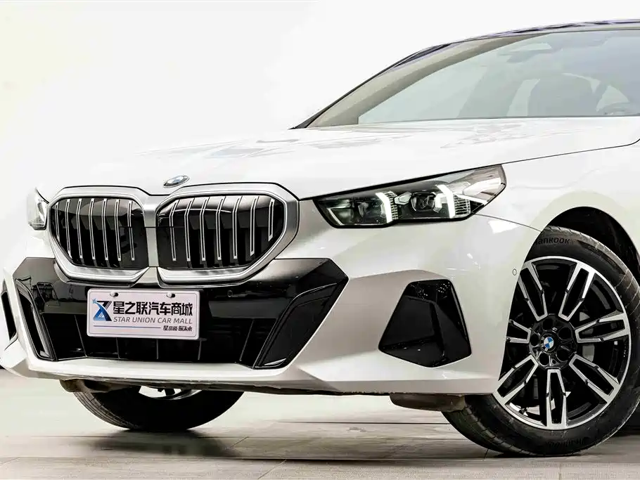 BMW BMW 5 Series 2025 530Li Leading Edition M Sport Package 2025 - thumbnail 2
