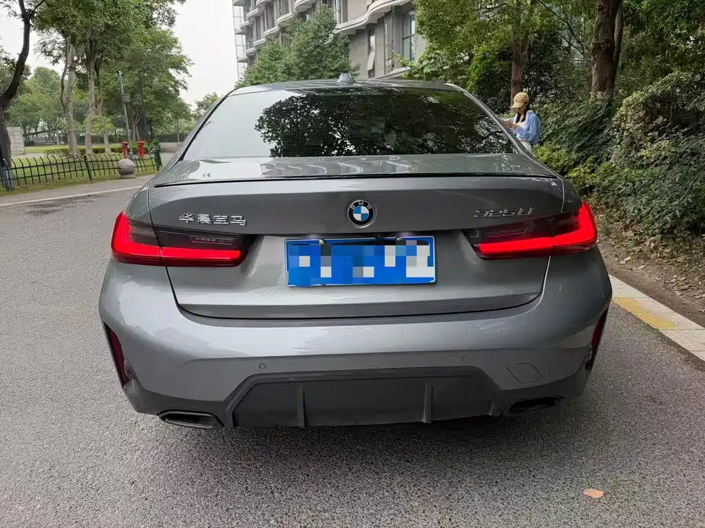 BMW BMW 3 Series 325i M Sport Night Edition 2023 - thumbnail 4