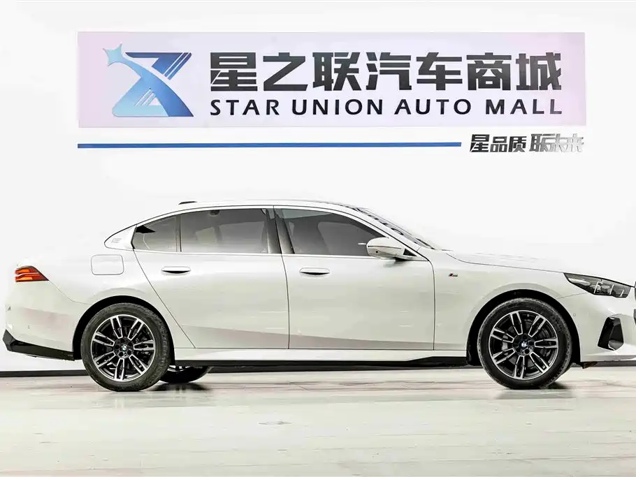 BMW BMW 5 Series 2025 530Li Leading Edition M Sport Package 2025 - thumbnail 5