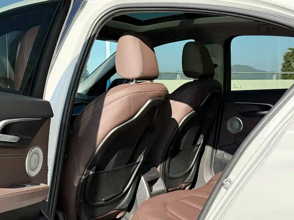 BMW BMW 1 Series 2022 120i M Sport Edition 2021 - thumbnail 7