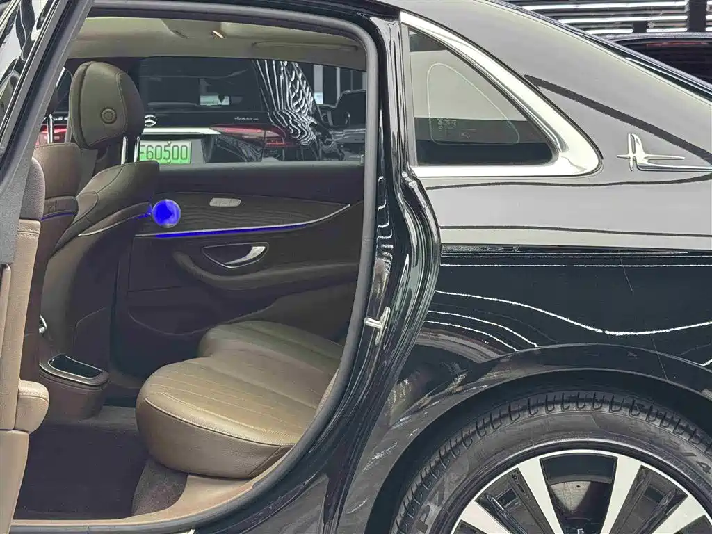 Mercedes-Benz Mercedes-Benz E 350 e L 2022 - thumbnail 6