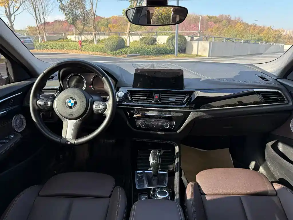BMW BMW 1 Series 2022 120i M Sport Edition 2021 - thumbnail 9