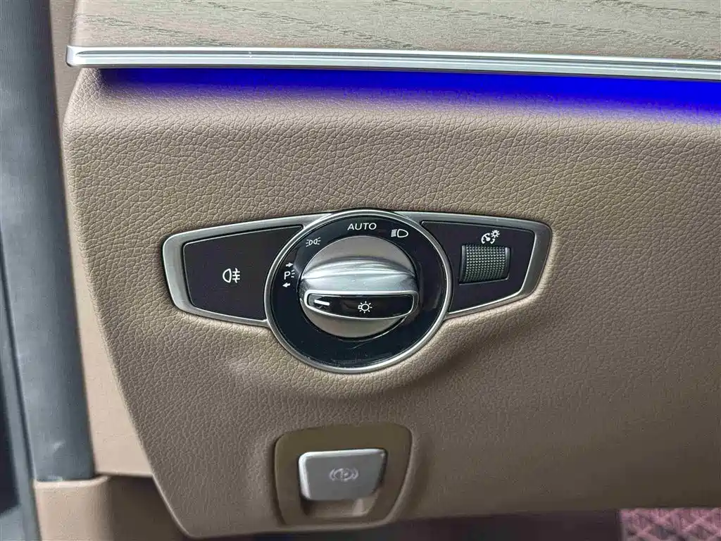 Mercedes-Benz Mercedes-Benz E 350 e L 2022 - thumbnail 13