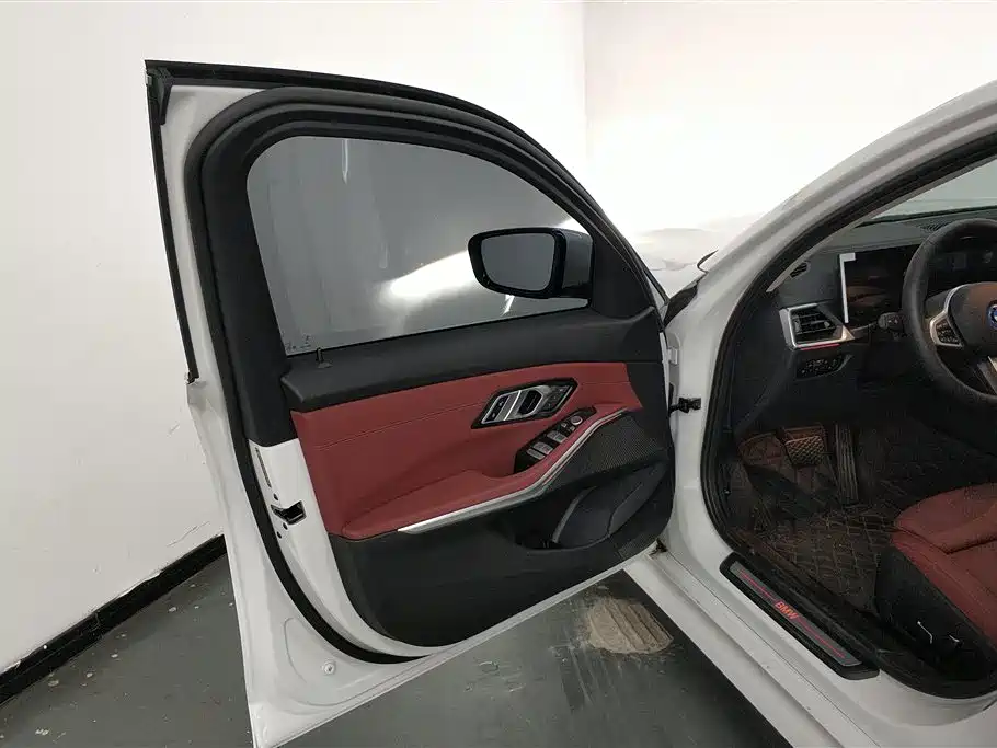 BMW BMW i3 eDrive 35 L 2023 - thumbnail 7