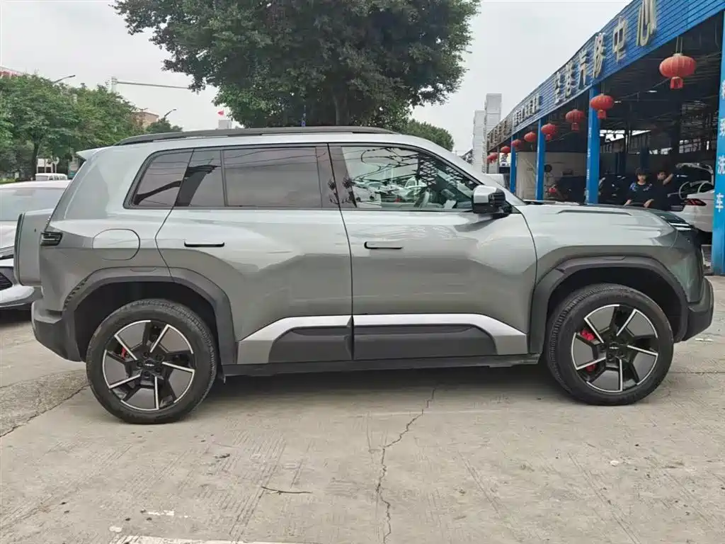 Fang Cheng Bao Titan 3 2025 501KM AWD Ultra 2025 - thumbnail 5