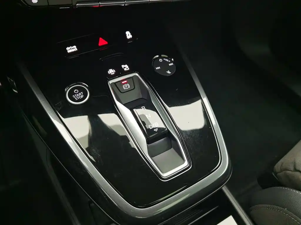 Audi Audi Q4 e-tron 2023 40 e-tron Edition 2024 - thumbnail 13