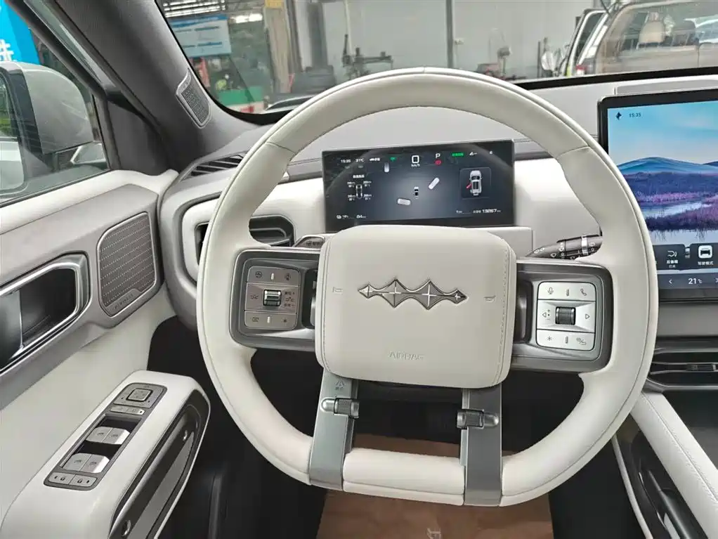 Fang Cheng Bao Titan 3 2025 501KM AWD Ultra 2025 - thumbnail 9