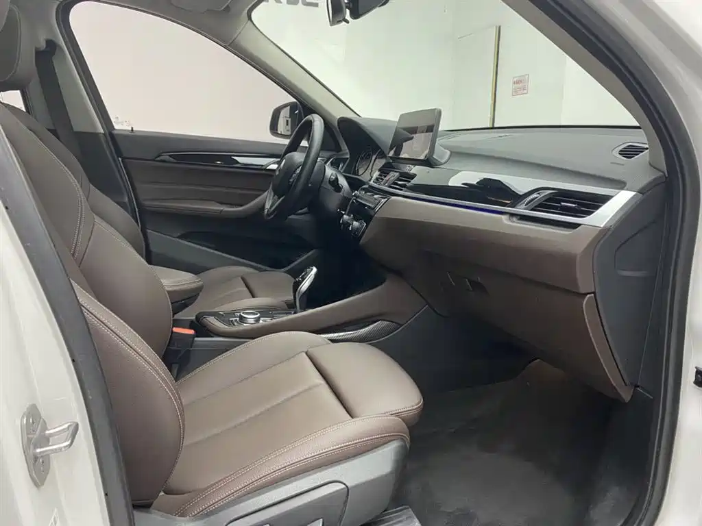 BMW BMW X1 2020 sDrive25Li Leading Edition 2020 - thumbnail 20