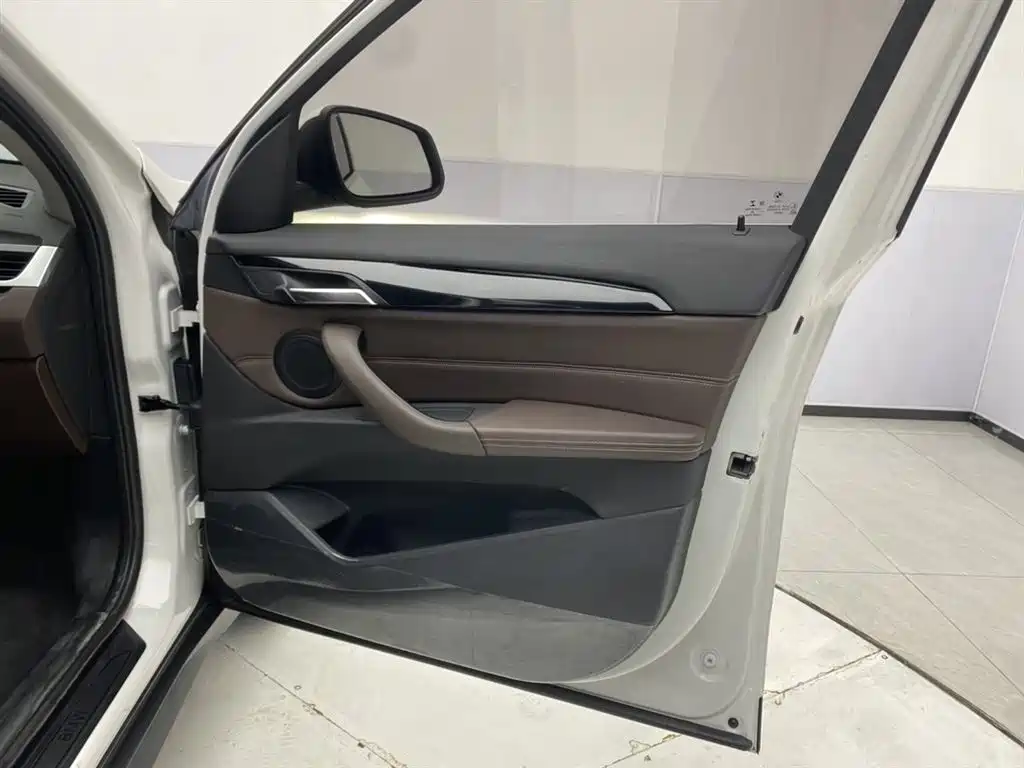 BMW BMW X1 2020 sDrive25Li Leading Edition 2020 - thumbnail 28