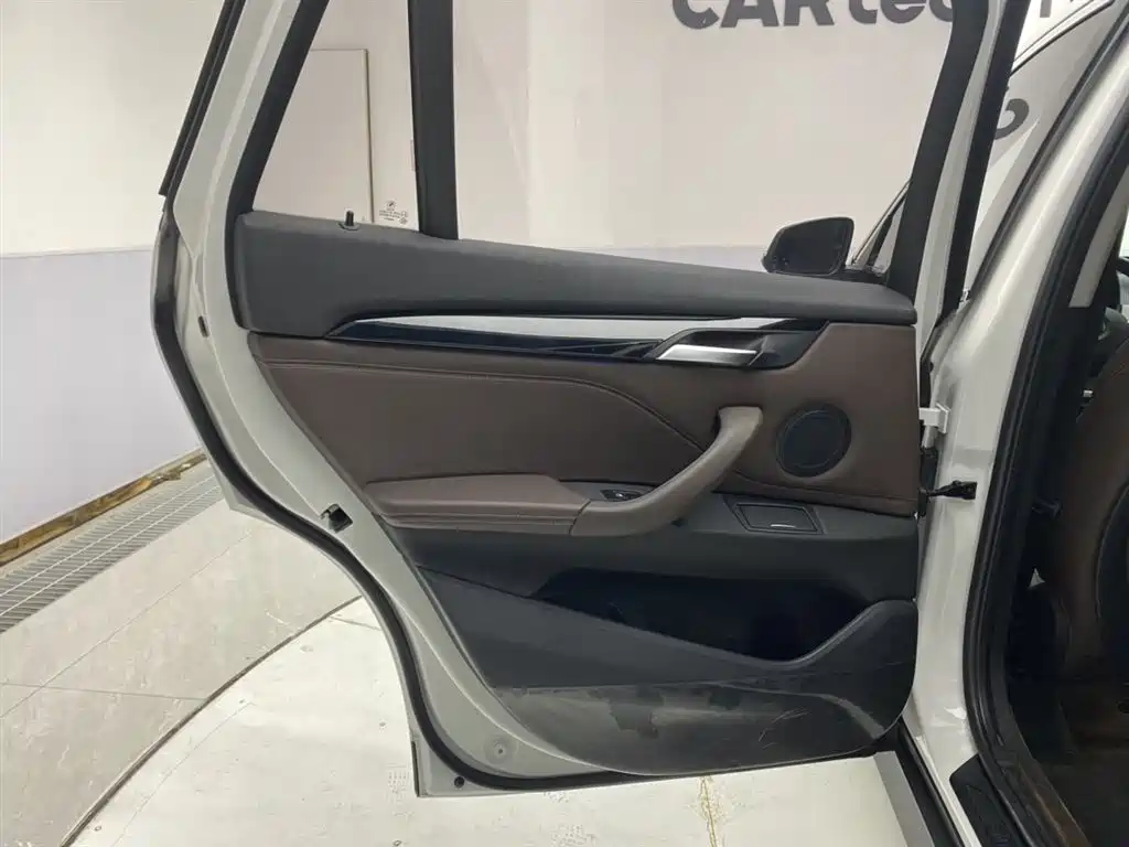 BMW BMW X1 2020 sDrive25Li Leading Edition 2020 - thumbnail 29